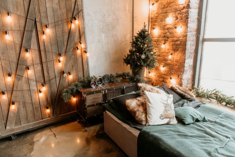 10 Holiday Decorating Tips for Renters